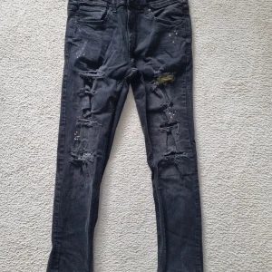 Jeans för killar - Jeans byxor I storlek XS i använda skick.