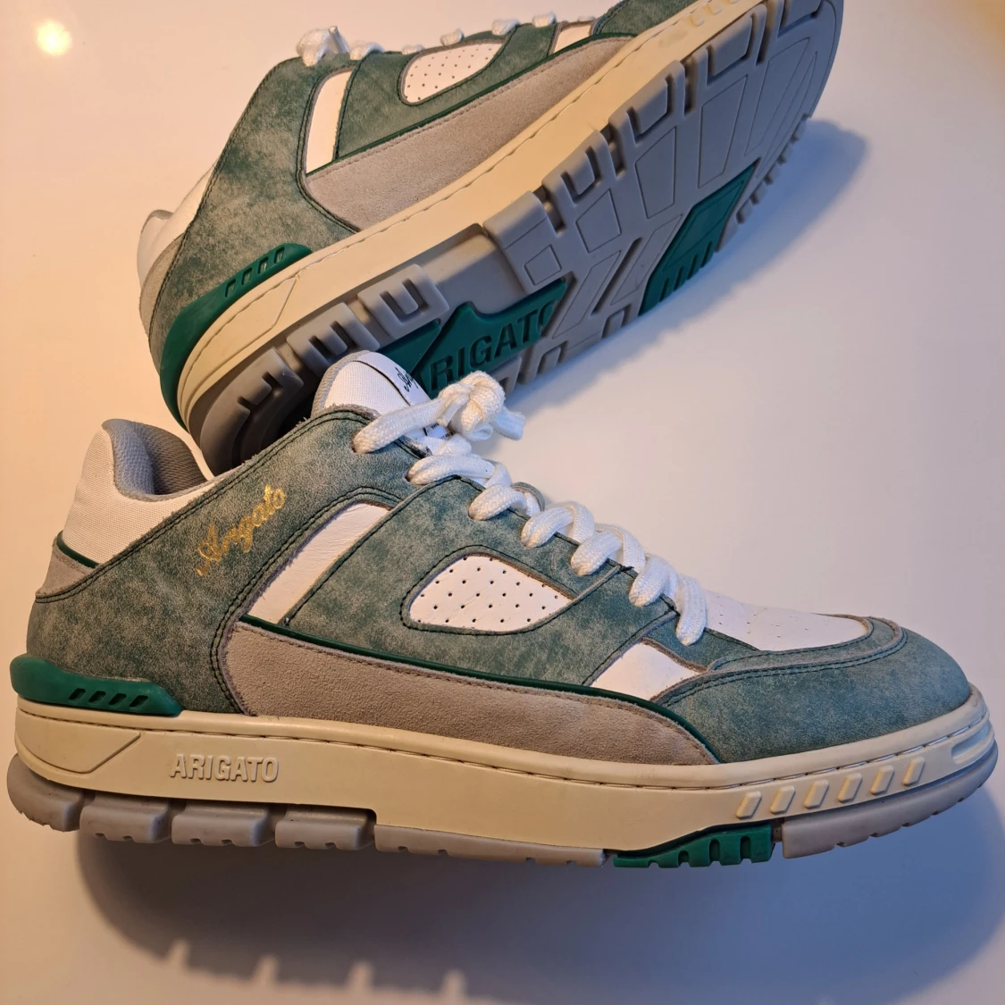 Axel arigato skor i stl 45.