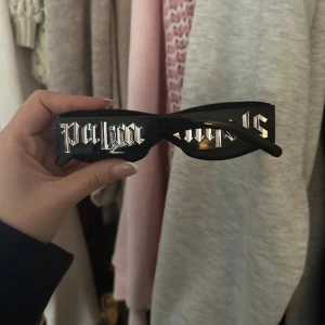 Palm angels solglasögon - Super snygga, knappt använda ❤️(VET EJ OM ÄKTA!)