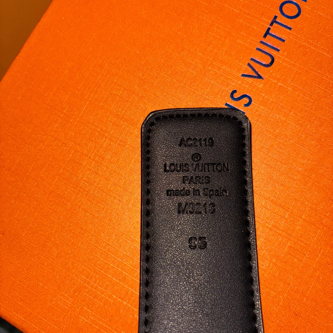 Svart Louis Vuitton skärp med LV-spänne - 2