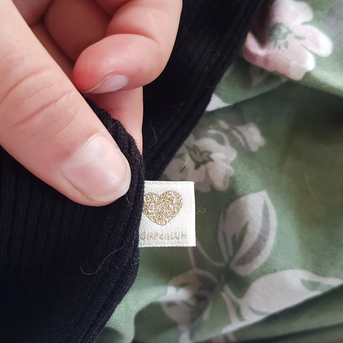 Svart ribbad tröja med spets POMPdeLUX - 4