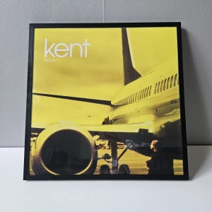Kent - Albumaffisch, 31.5x31.5cm - Kent - Isola albumaffisch, 31.5x31.5cm  Passar bra i IKEAs tavelram Lomviken!  Skickas i papprulle - Ramen ingår inte!
