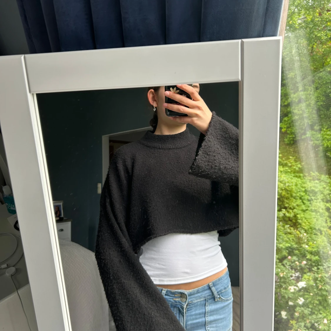 Svart croppad stickad tröja - 2