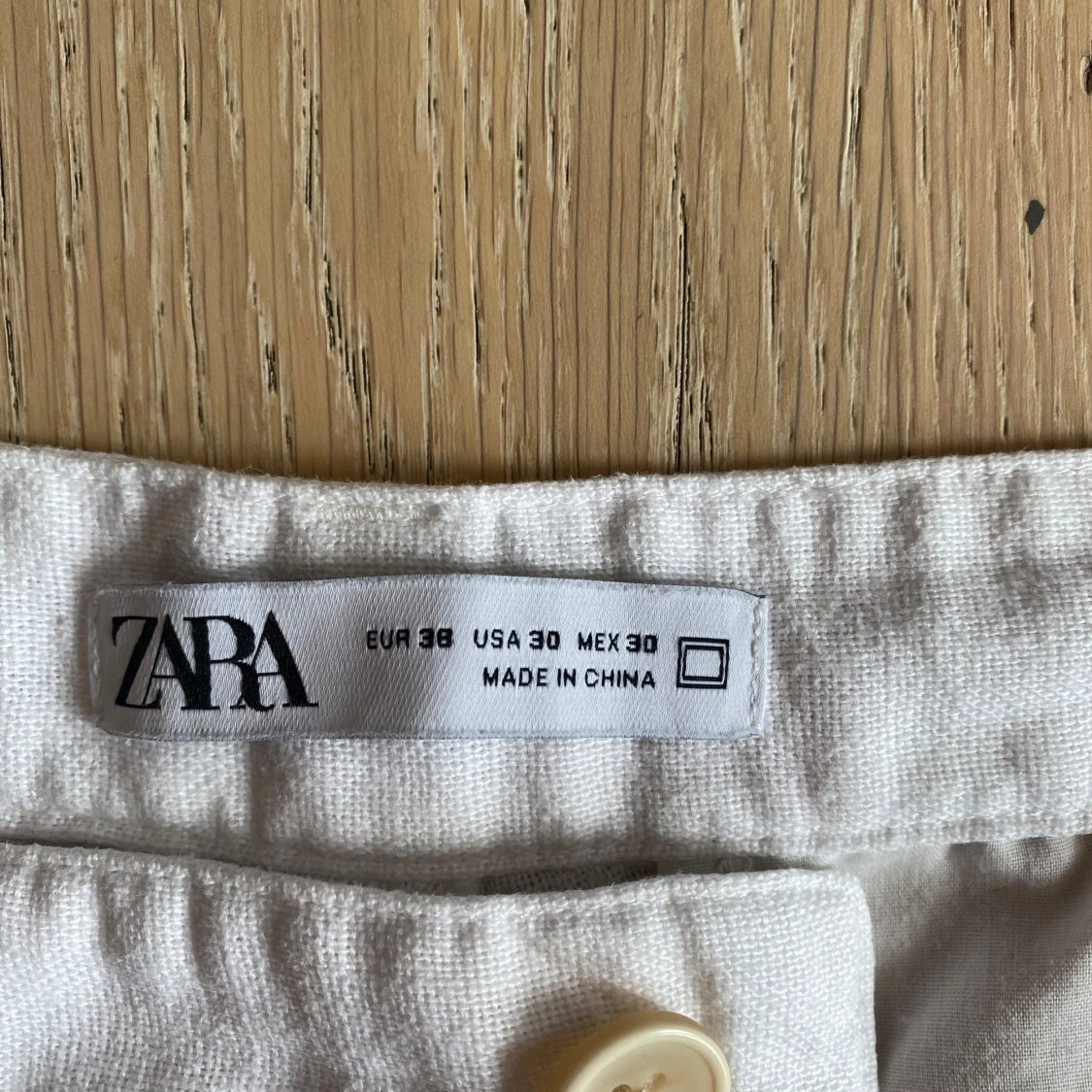 Zara linnebyxor  - 1