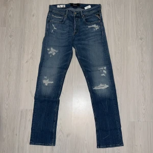 Replay Jeans - Tja säljer nu ett par riktigt snygga Replay jeans i storlek W30L32 för endast 499kr! Pris är ej hugget i sten, hör av er i dm vid funderingar 🙌
