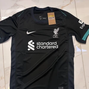 Nike Liverpool - Size S