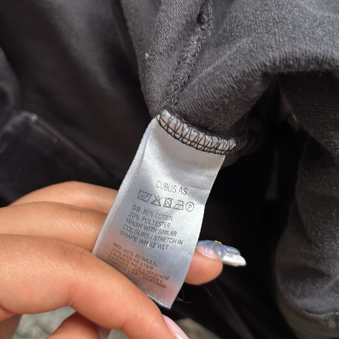 Svart velourhoodie från Cubus XS - 4