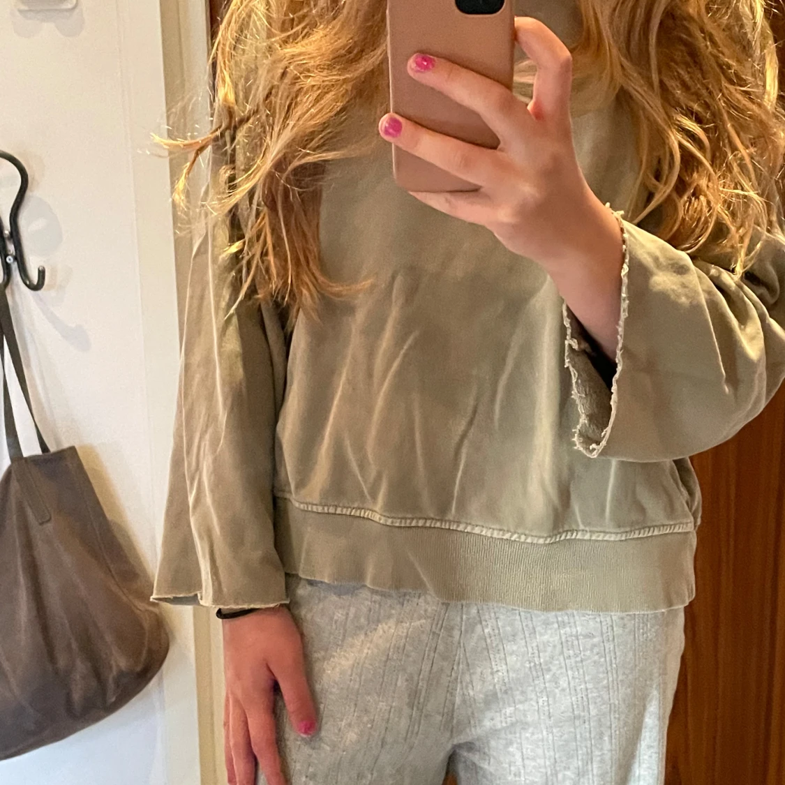 Beige loose långärmad tröja - 1