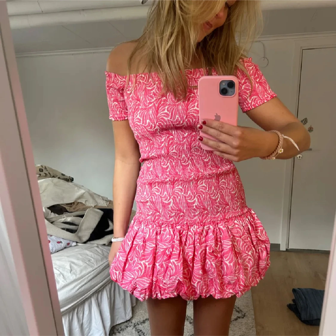 Rosa offshoulder kortklänning - 2