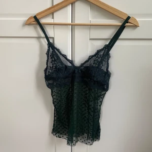 Mörkgrön spetstopp - Söt grön och genomskinlig spetstopp🌵