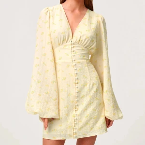 Klänning Adoore  - Säljer denna fina klänning från Adoore! Endast använd en gång. Storlek 34. 