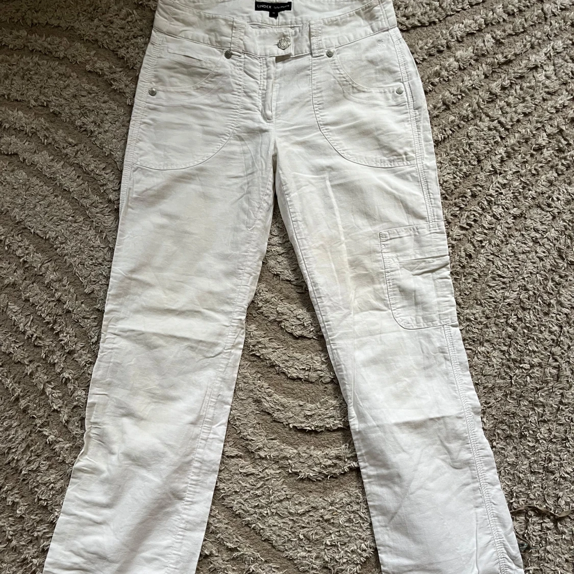 Vita cargopants från Lindex