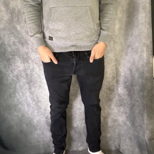 Replay anbass slim fit jeans - Mycket fint skick | Size 34/32 passar 33/32  | fraktar spårbart inom 24 timmar |  för att köpa klicka ” köp nu” | vid frågor skriv ett meddelande |