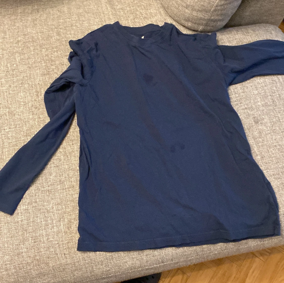 Mörkblå långärmad tröja från H&M