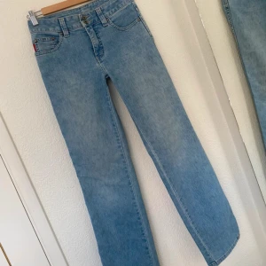 Jeans - Snygga jeans 💙