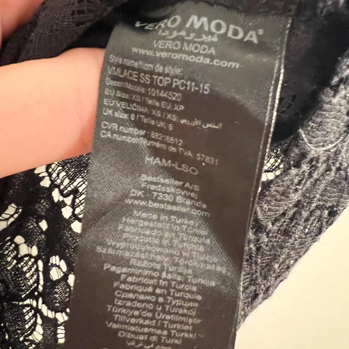 Svart spetsblus från Vero Moda - 4