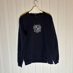 Sweatshirt - Sweatshirt