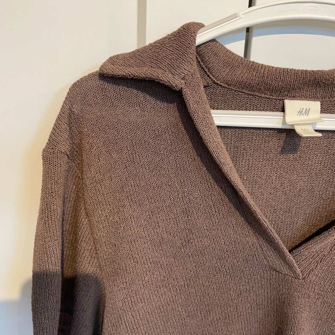 Brun stickad polotopp från H&M - 2