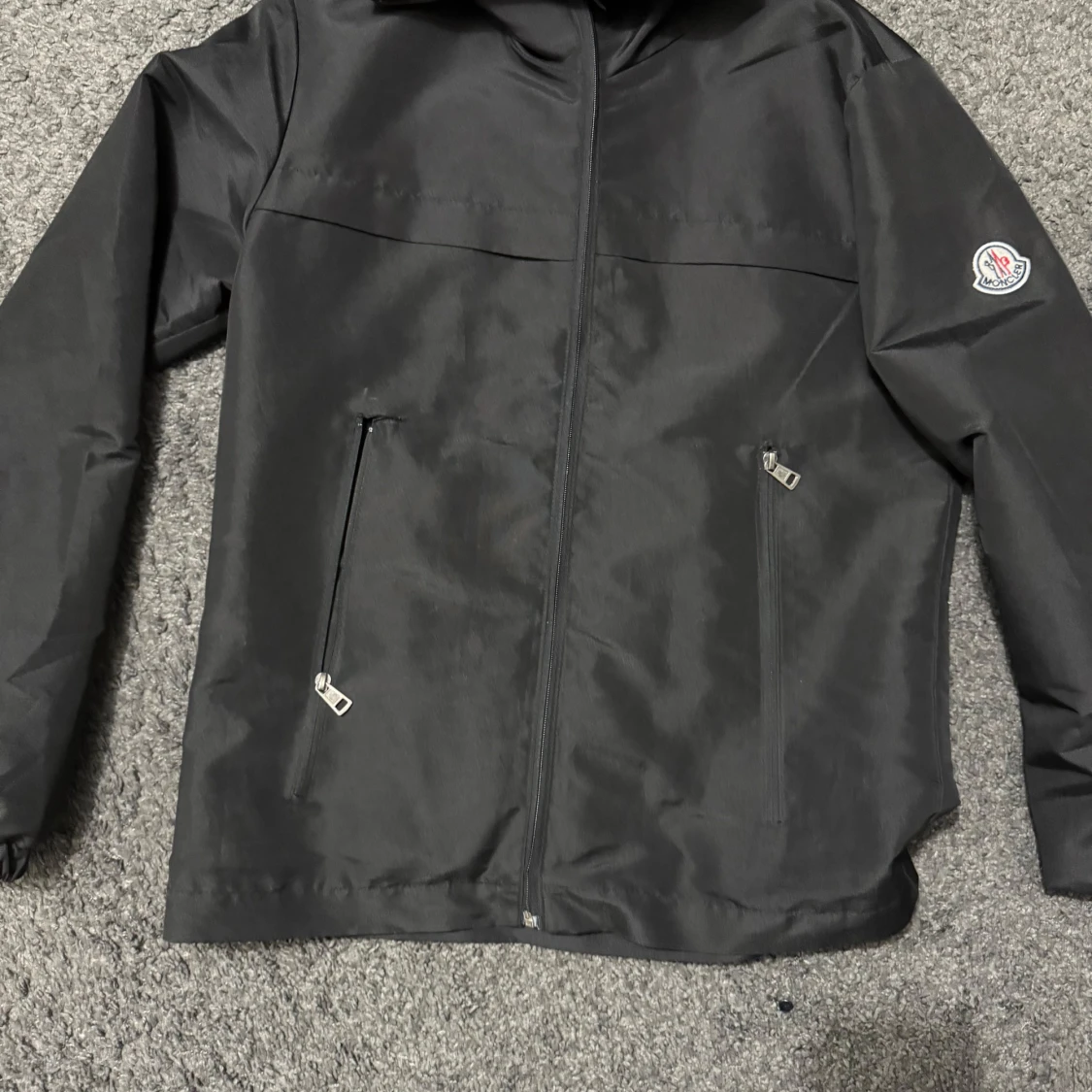 Svart vindjacka från Moncler