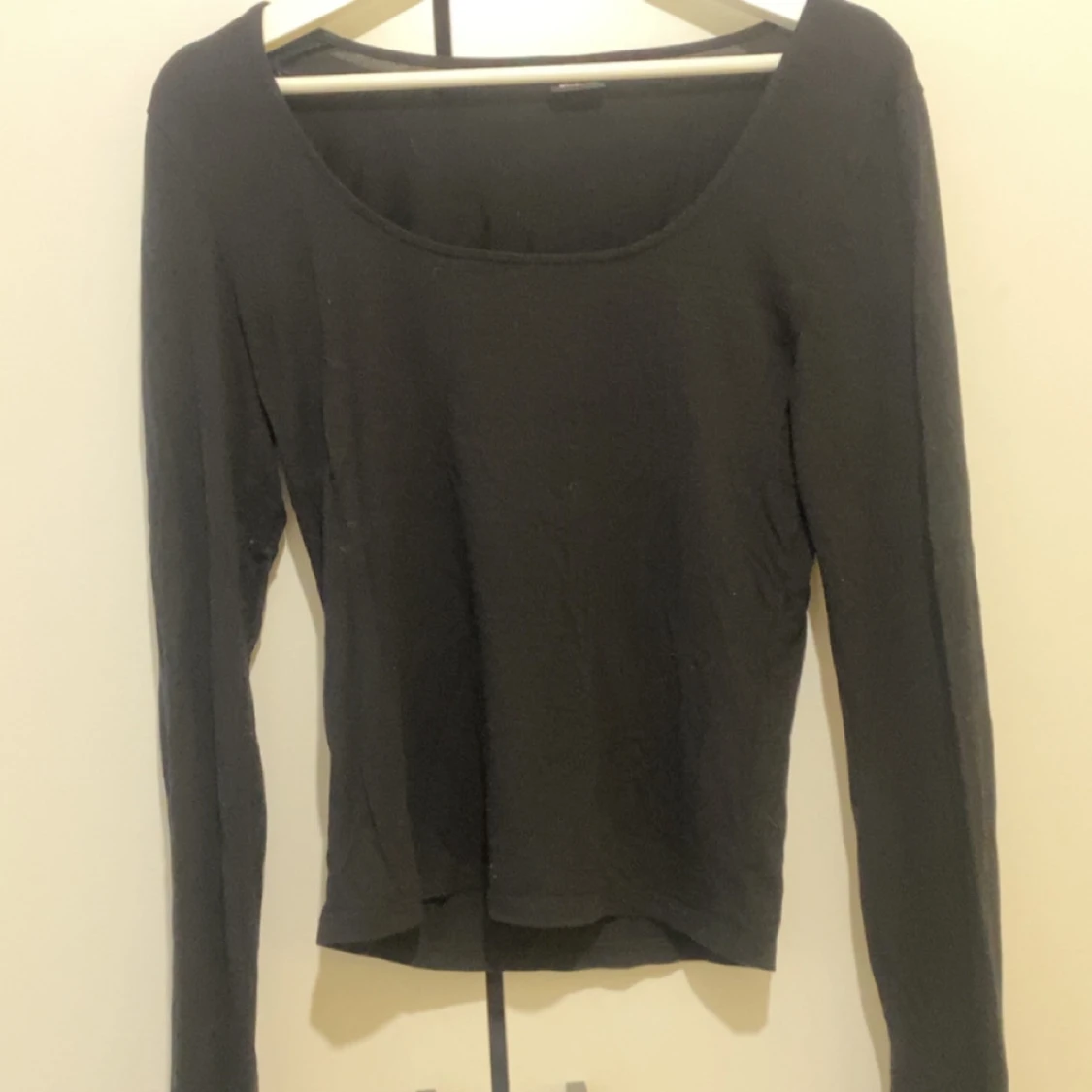 Svart långärmad topp från Gina Tricot