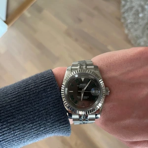 Seiko Datejust mod - Stilren Seiko datejust mod. Fodral samt extra länkar följer med. 