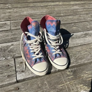 Missoni converse - Såååå snyggt mönster! Säljer enbart för att de är lite för små! Superbra skick!