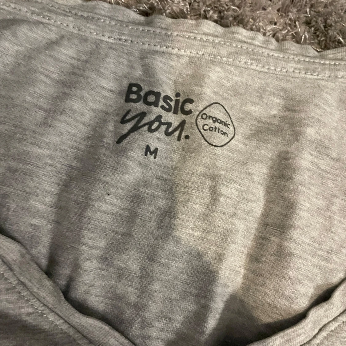 Ljusgrå t-shirt från Basic You - 1