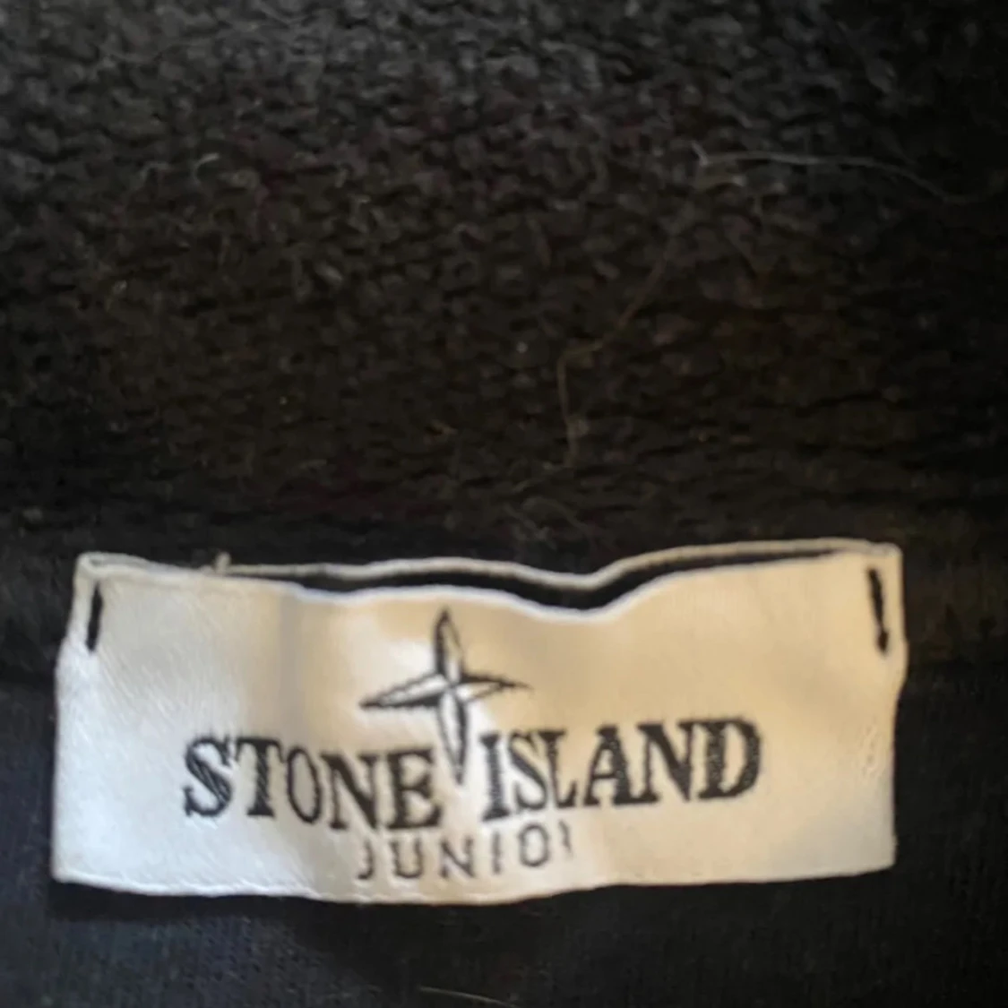 Svart hoodie från Stone Island  - 2
