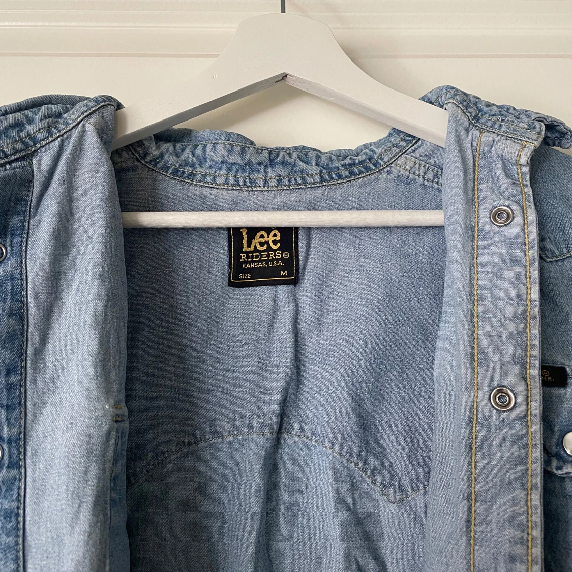 Ljusblå jeansskjorta från Lee - 2