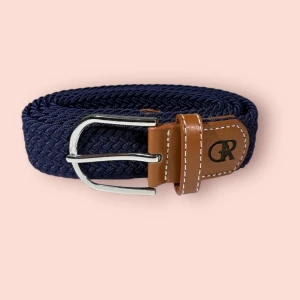 Marinblått bälte - Marinblått bälte från Or Elan, passar till allt och alla