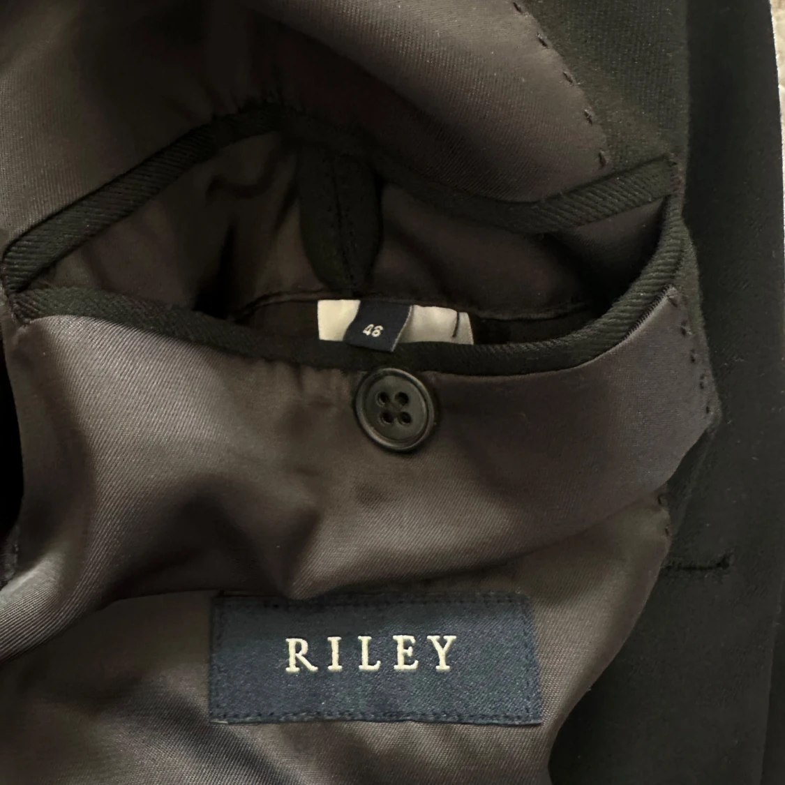 Svart Kostym från Riley - 2