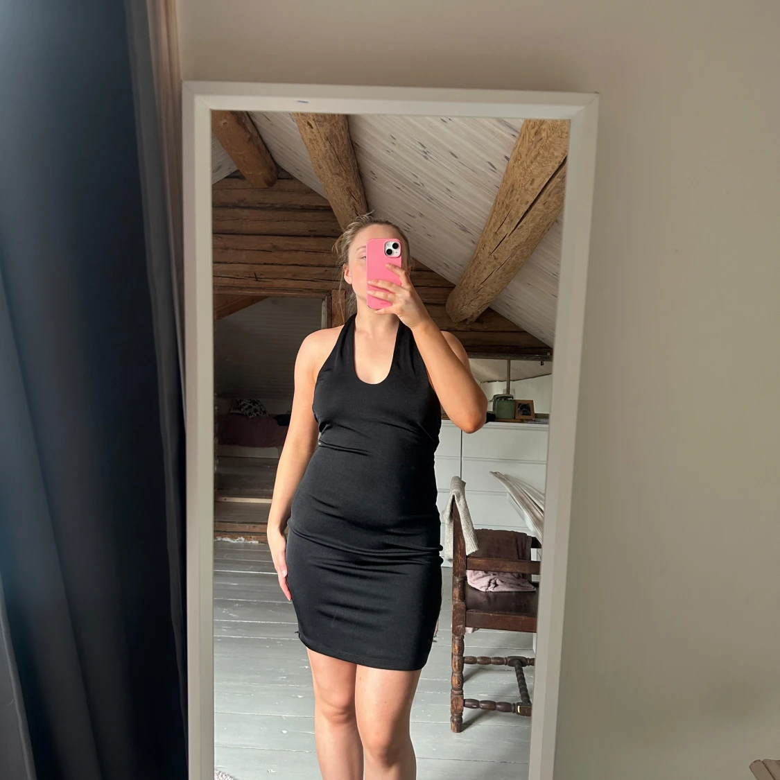 Svart halterneck klänning