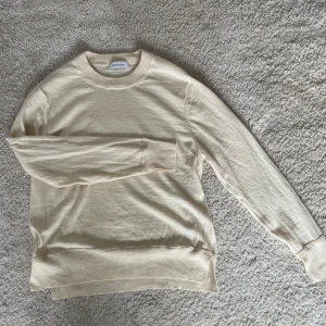 Rodebjer tröja🤍 - Säljer denna super mysiga tröjan från Rodebjer i merinoull då den inte kommer till användning🩷Helt i ny skick🩷Pris går att diskuteras!