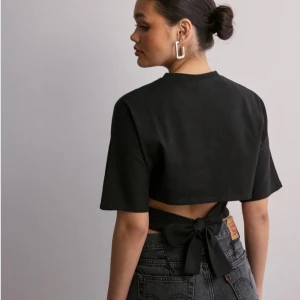 Nelly tröja!! - Säljer nu min fina Nelly tröja då jag känner att den inte kommer till användning, superfint skick och ens fast använd 3 gånger. Superfin!💛