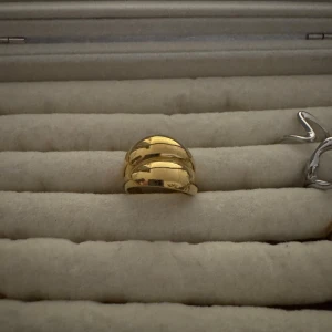 Rostfritt stål ring  - Alla som köper minst 2 ringar får en slumpmässig vald ring på köpet.