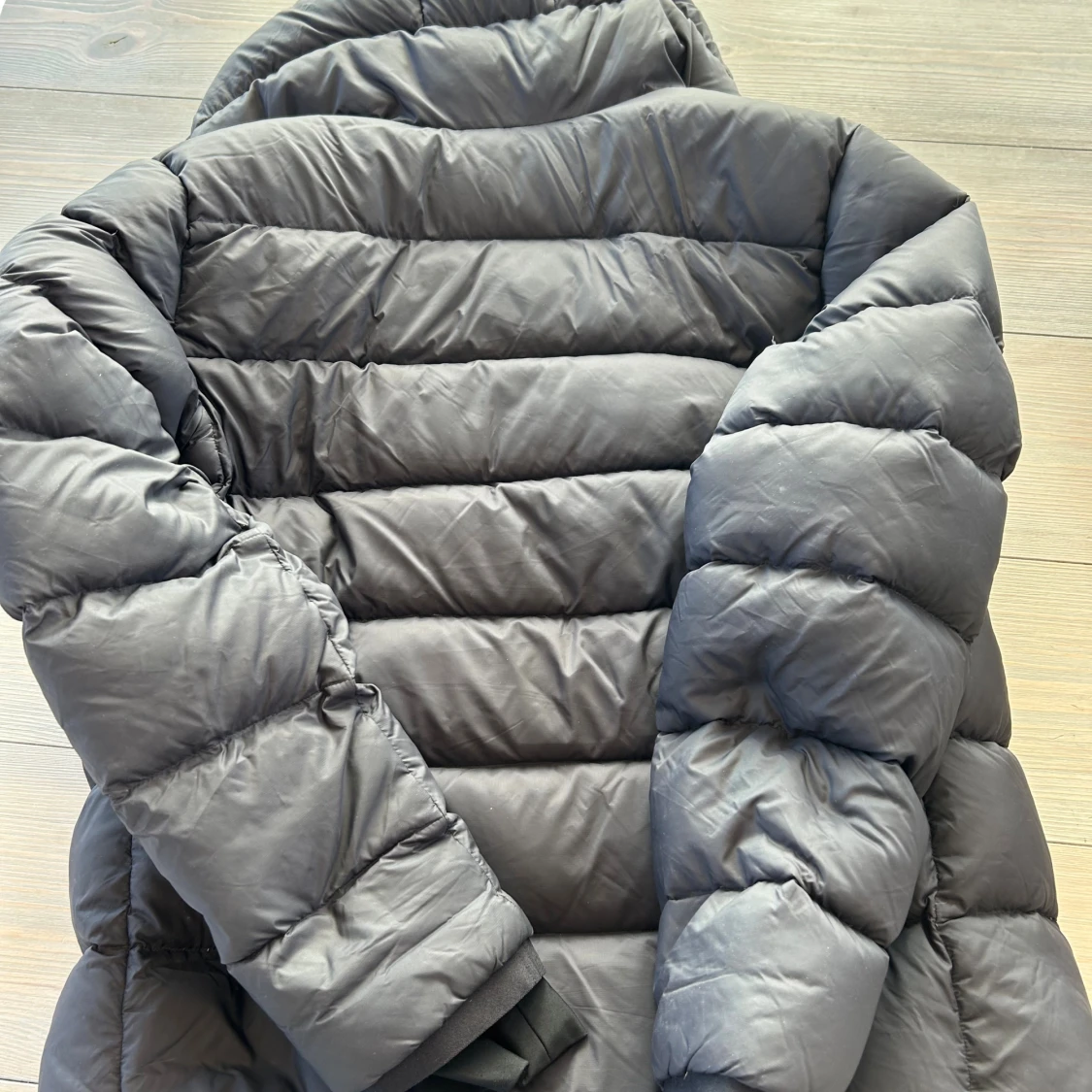 Svart pufferjacka från Sail Racing - 2