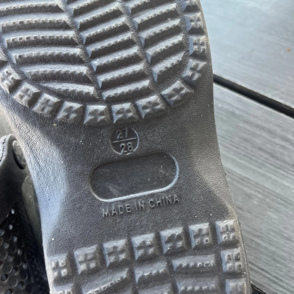 Svarta sandaler i gummi, strl 27/28 - 3