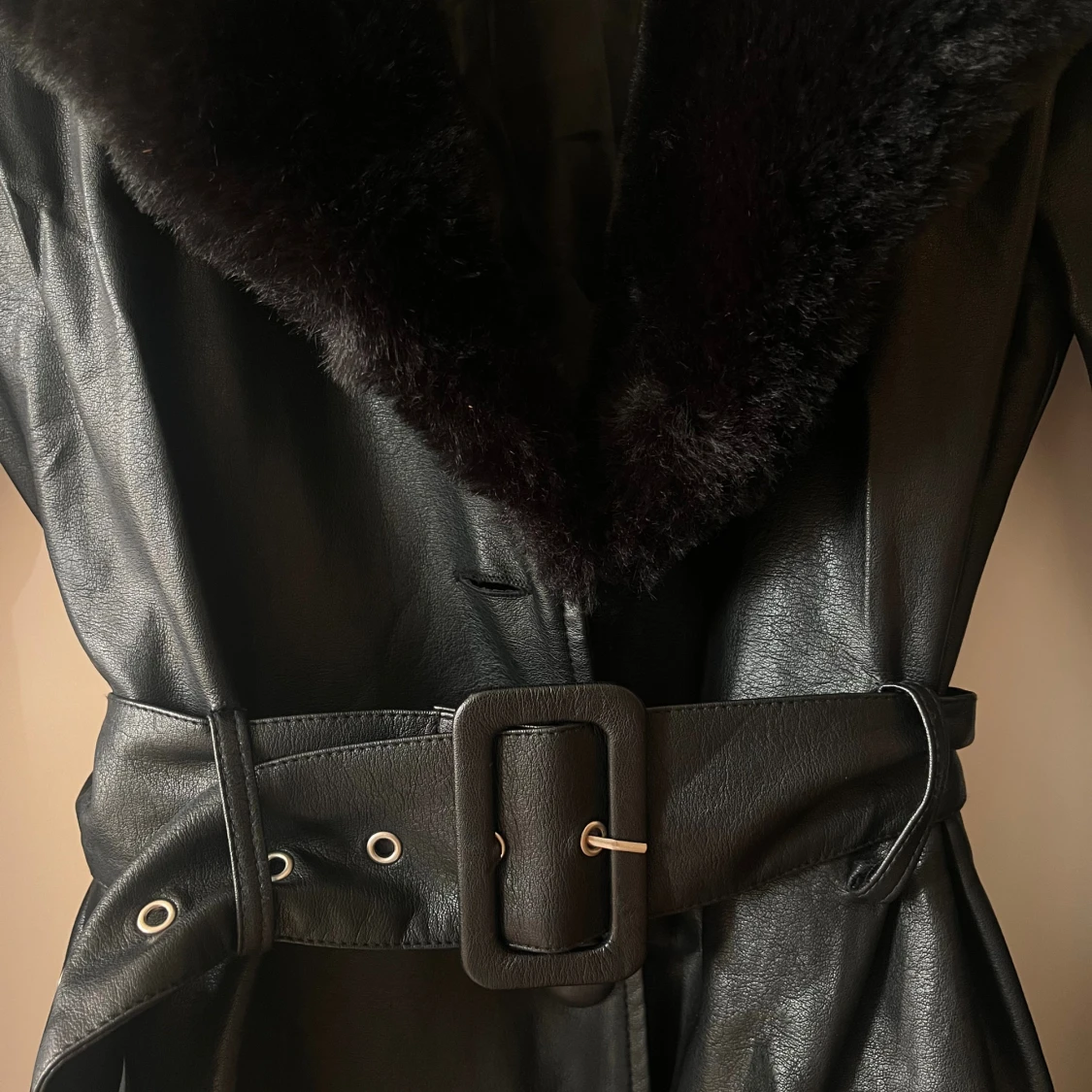 Kappa med päls-detalj - 1