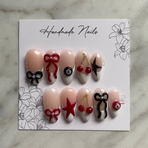 Press on nails - Storlek M, fil, klisterlappar, nagelbandspusher och desinfektions lappar följer med☺️