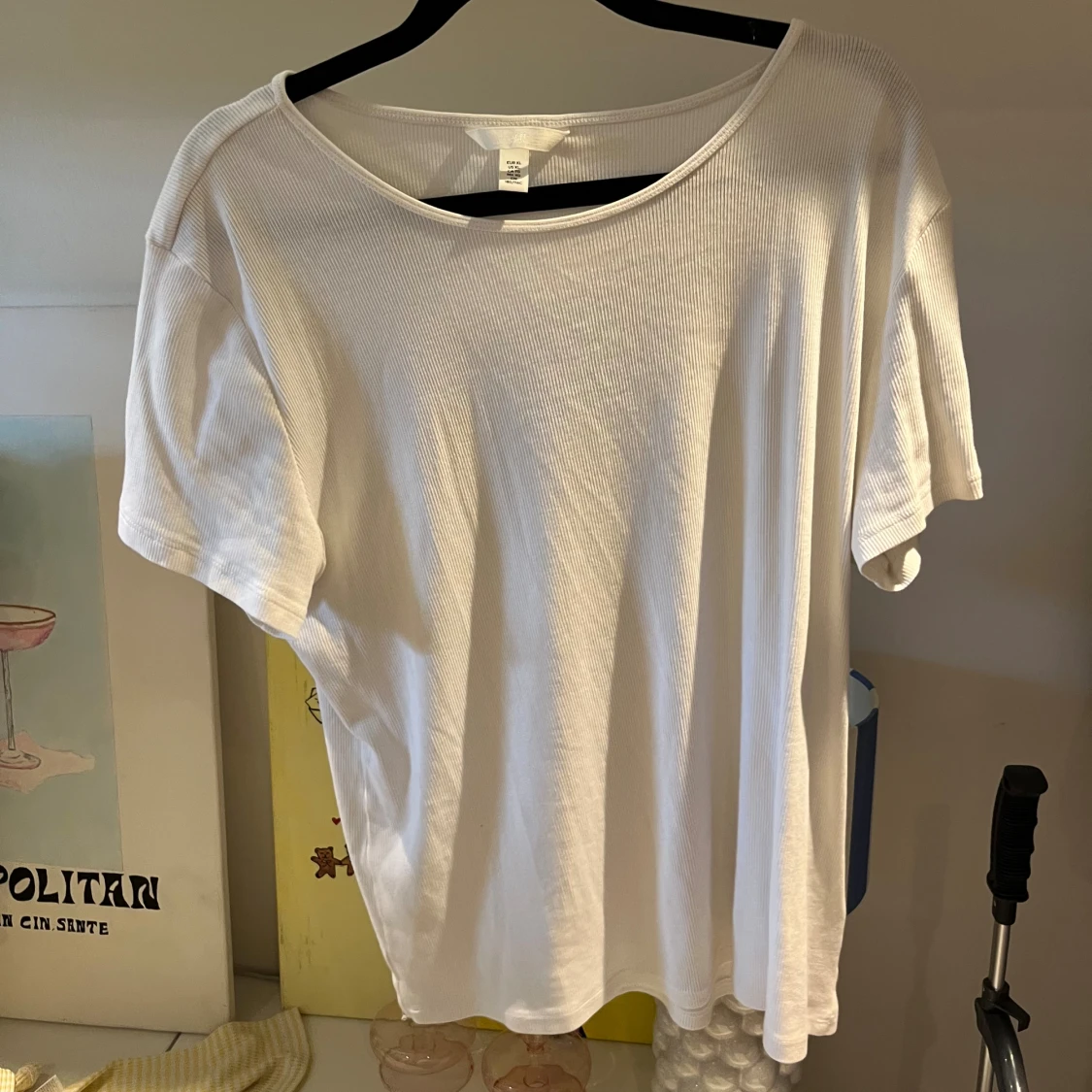 Vit ribbad t-shirt från H&M