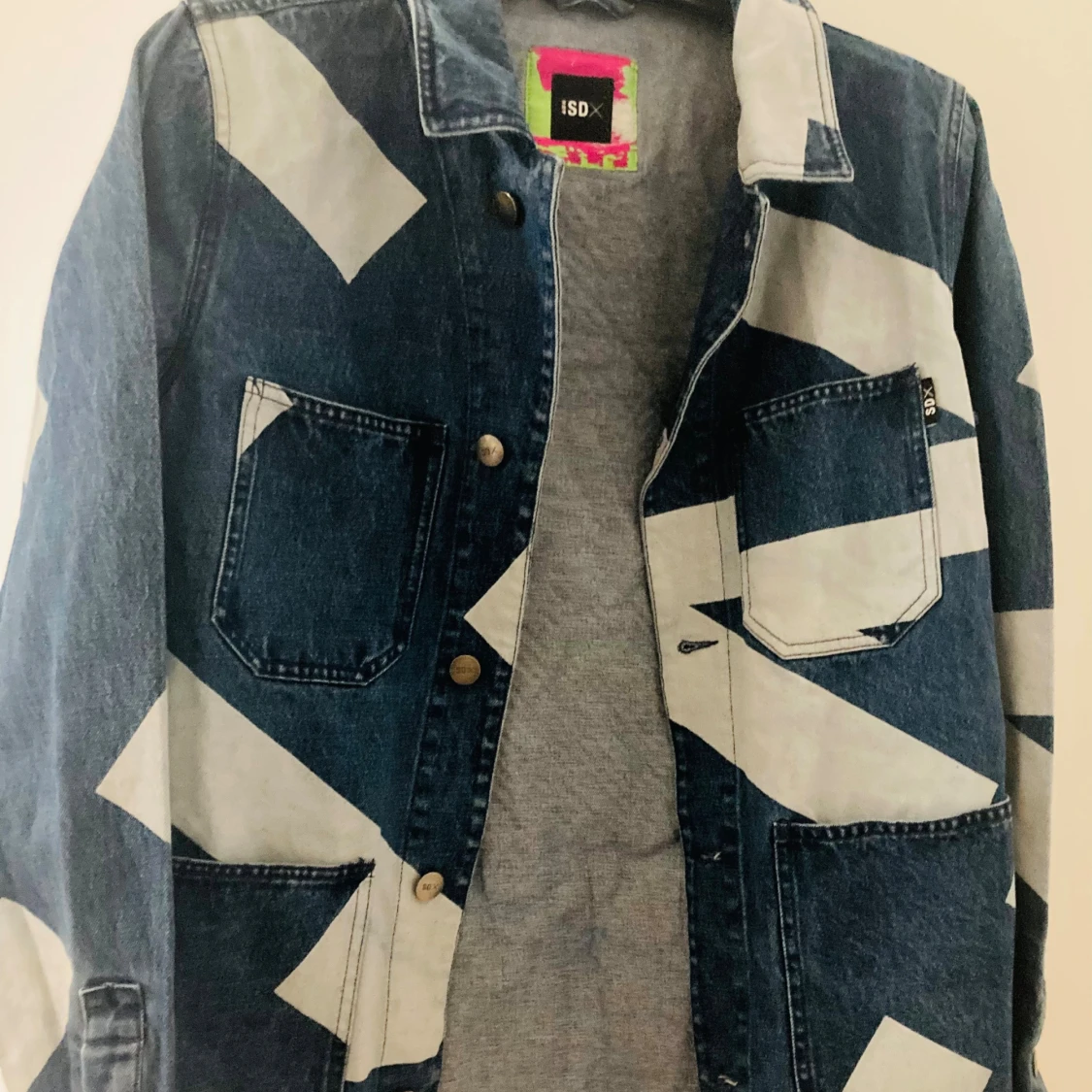 SDX jeansjacka med grafiskt mönster - 2