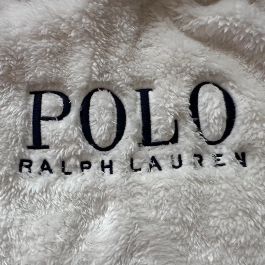Vit fleece hoodie från Polo Ralph Lauren - 3