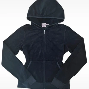 Vintage Juicy Couture zip up hoodie M - Vintage in great condition, size Medium M (even thought tag says XL) fits more like Medium. More info pm me :) 