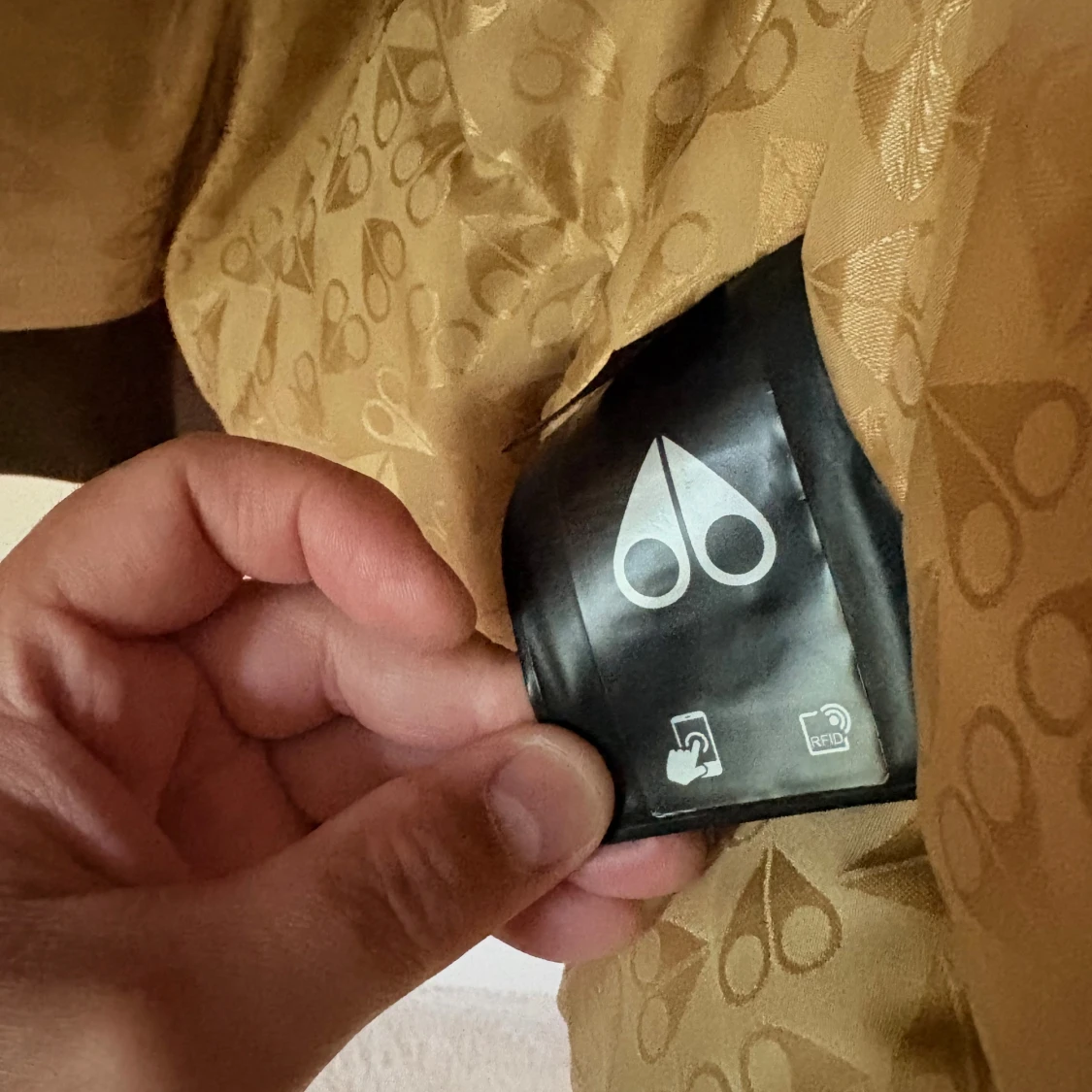 Olivgrön parkas från Moose Knuckles - 2