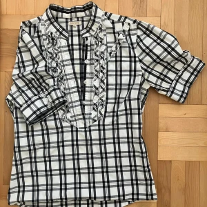 Y2k officesiren blus - Svartvit topp i bra skick