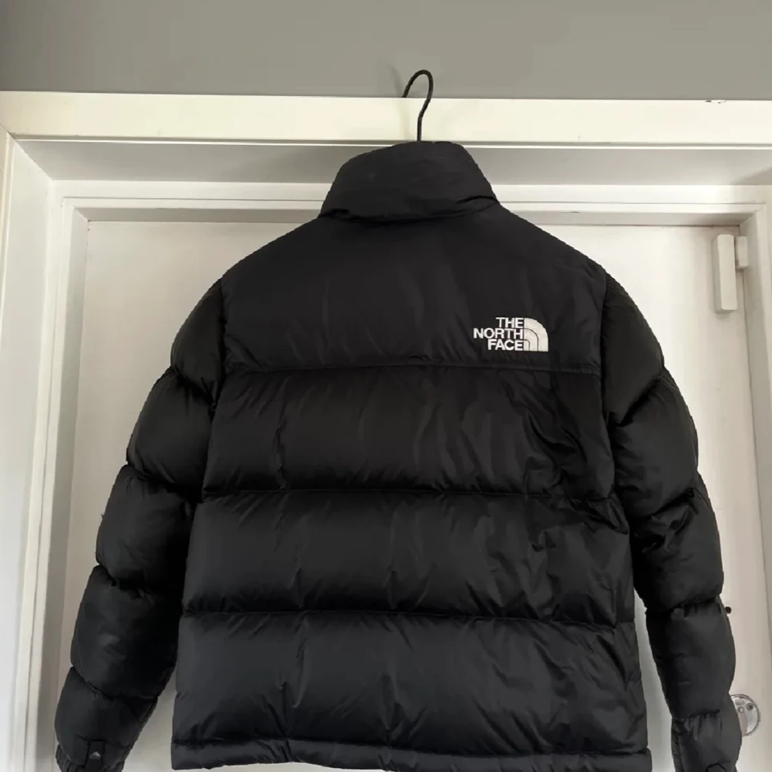 Svart pufferjacka från The North Face - 1