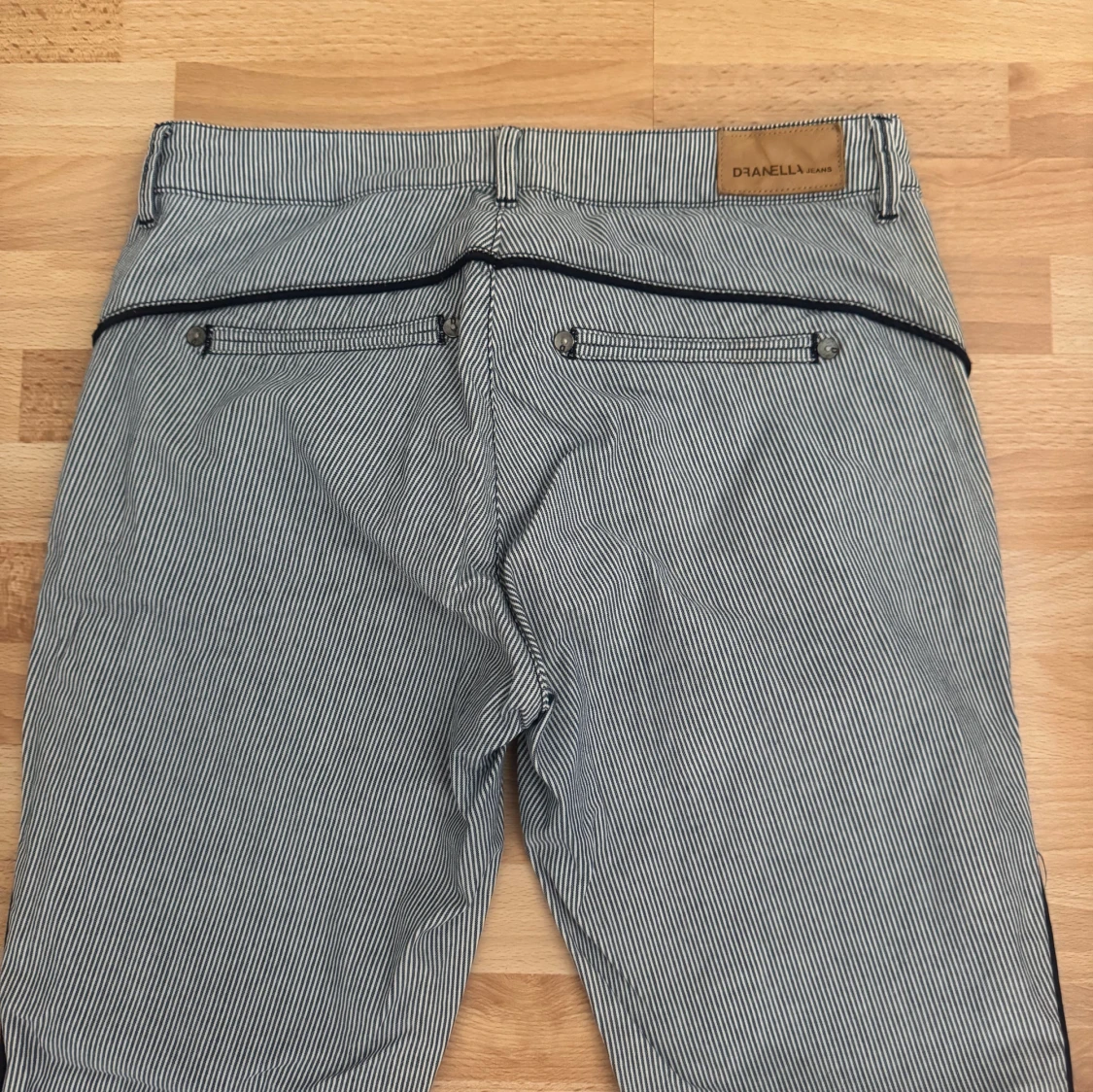 Randiga jeans byxor från Dranella - 1