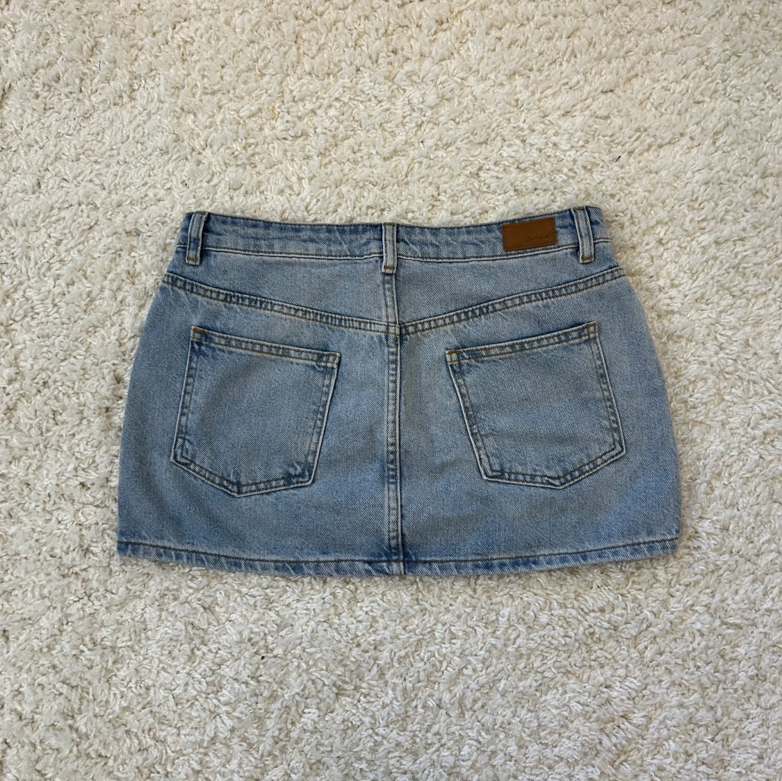 Low waist lusblå jeanskjol från Subdued - 3