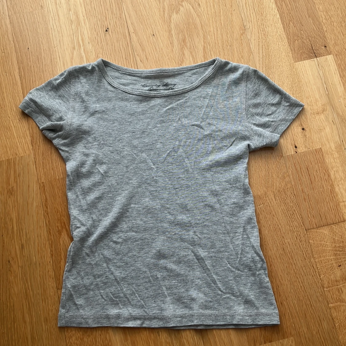 Grå basic t-shirt från Ellos
