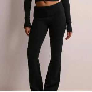 Nelly Pants - Säljer dessa otroligt sköna och snygga ”Soft Lounge knit pants” (Low waist) ifrån Nelly! Endast använda ett fåtal gånger och är i mycket fint skick! 